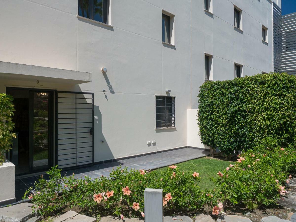 Amazing Two Bedroom Apartment In Los Flamingos, Marbella Estepona Exterior photo