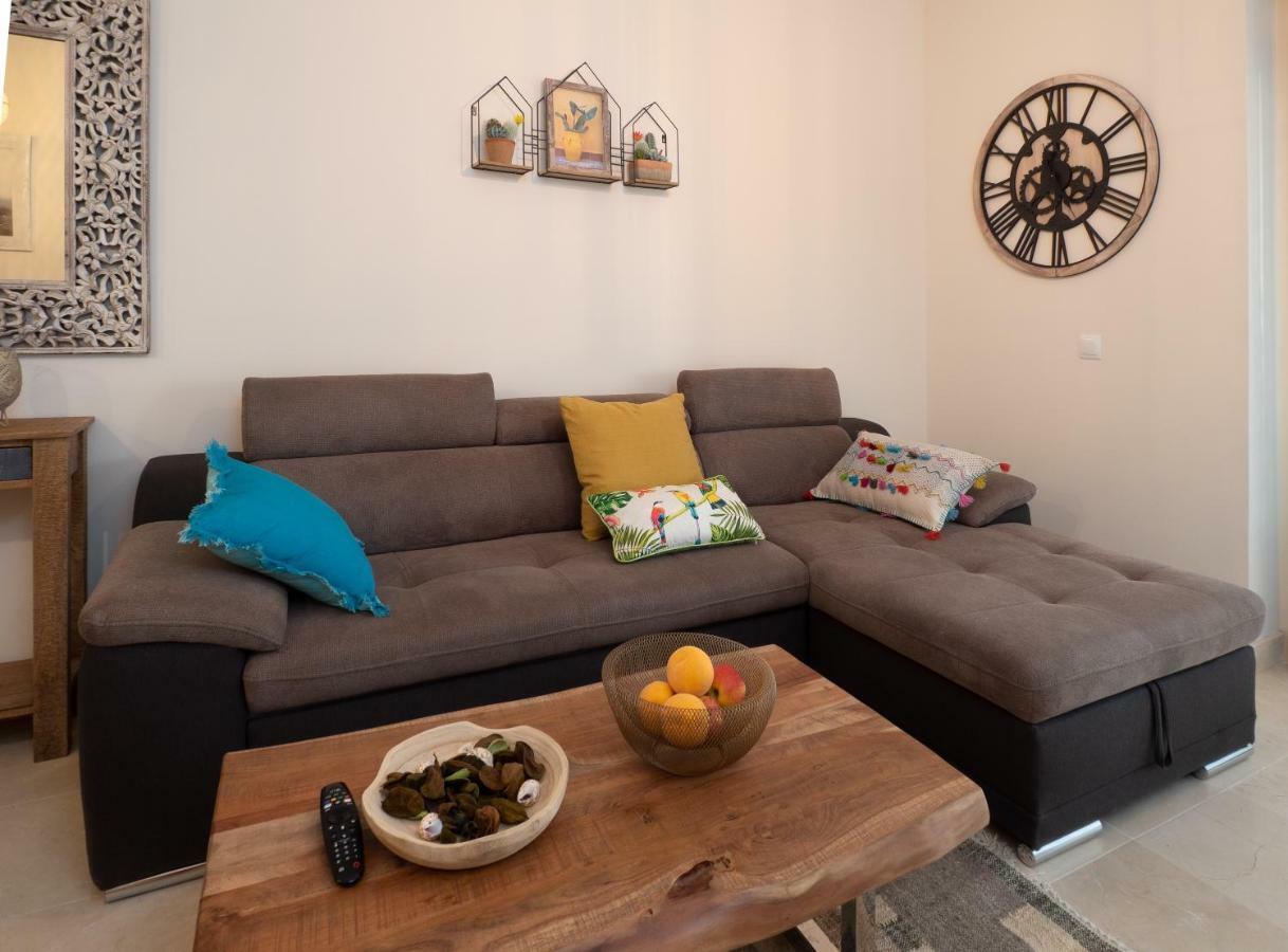 Amazing Two Bedroom Apartment In Los Flamingos, Marbella Estepona Exterior photo